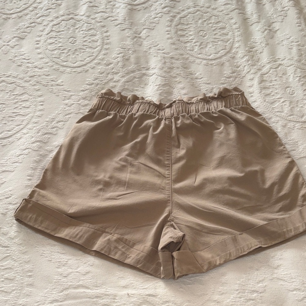 Abercrombie & Fitch Women's High Rise Tan Shorts Gently Loved L - Picture 7 of 11